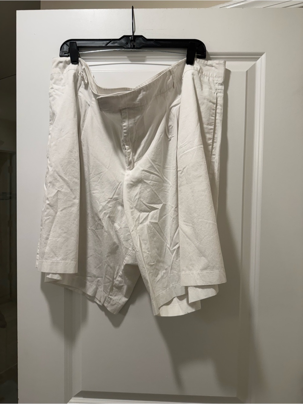 Eloquii White High-Waist Bermuda Shorts